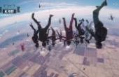 [K分享] 世界纪录！65名妹子同时高空跳伞(8.3分拍客片)
